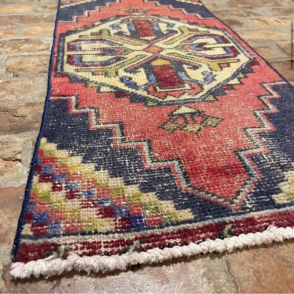 Sold on Ⓜ️ || Authentic Handmade Vintage Turkish Oushak Rug - Boho Runner - Picture 4 of 9